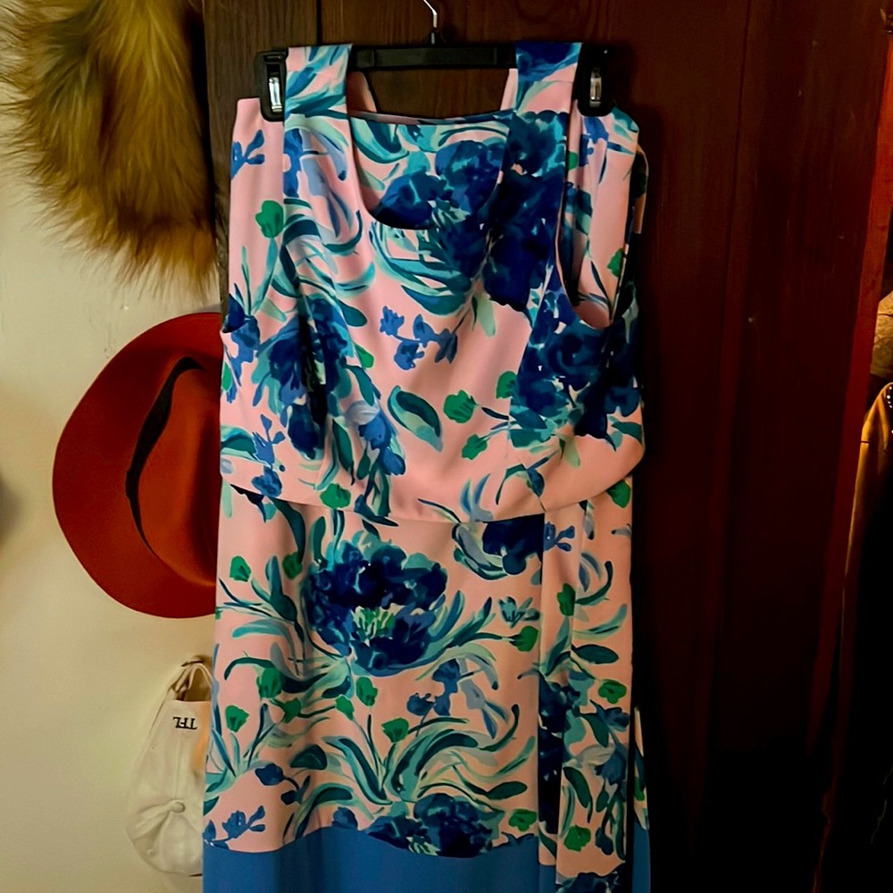 Lilly Pulitzer, two-piece top and tie skirt size 12
